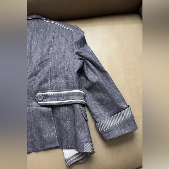 Jacket and pants suit in size 6, BEBE - Picture 6 of 16